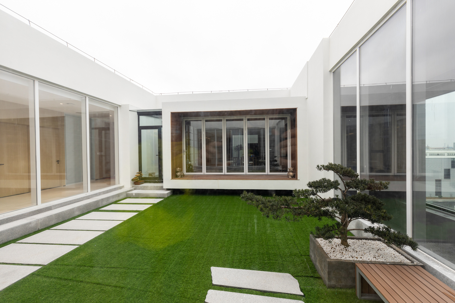 The Ultimate Guide to Caring for Solid Wood Furniture 深圳市金百玛工贸有限公司